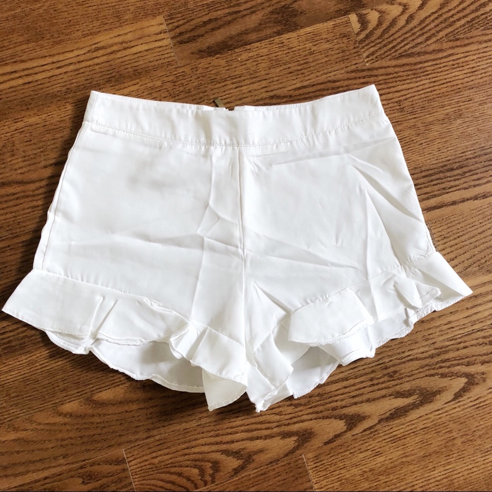 Ruffle white shorts